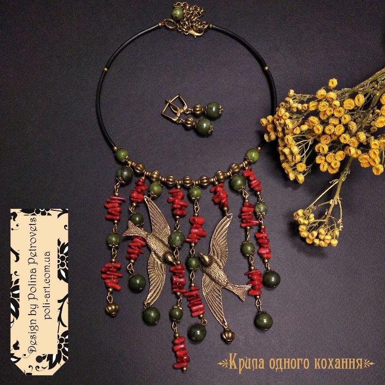 Комплект чокер і сережки з коралом та нефритом "Крила одного Кохання"