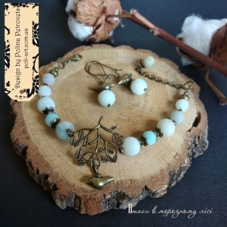 Комплект браслет і сережки з матового амазоніту "Птахи в морозному лісі"