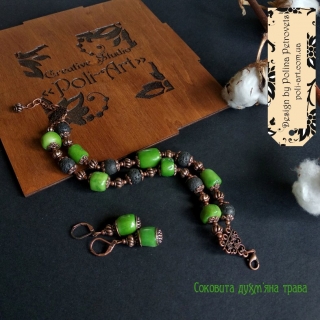 Комплект браслет і сережки з зеленого коралу та лави "Соковита духм'яна трава"